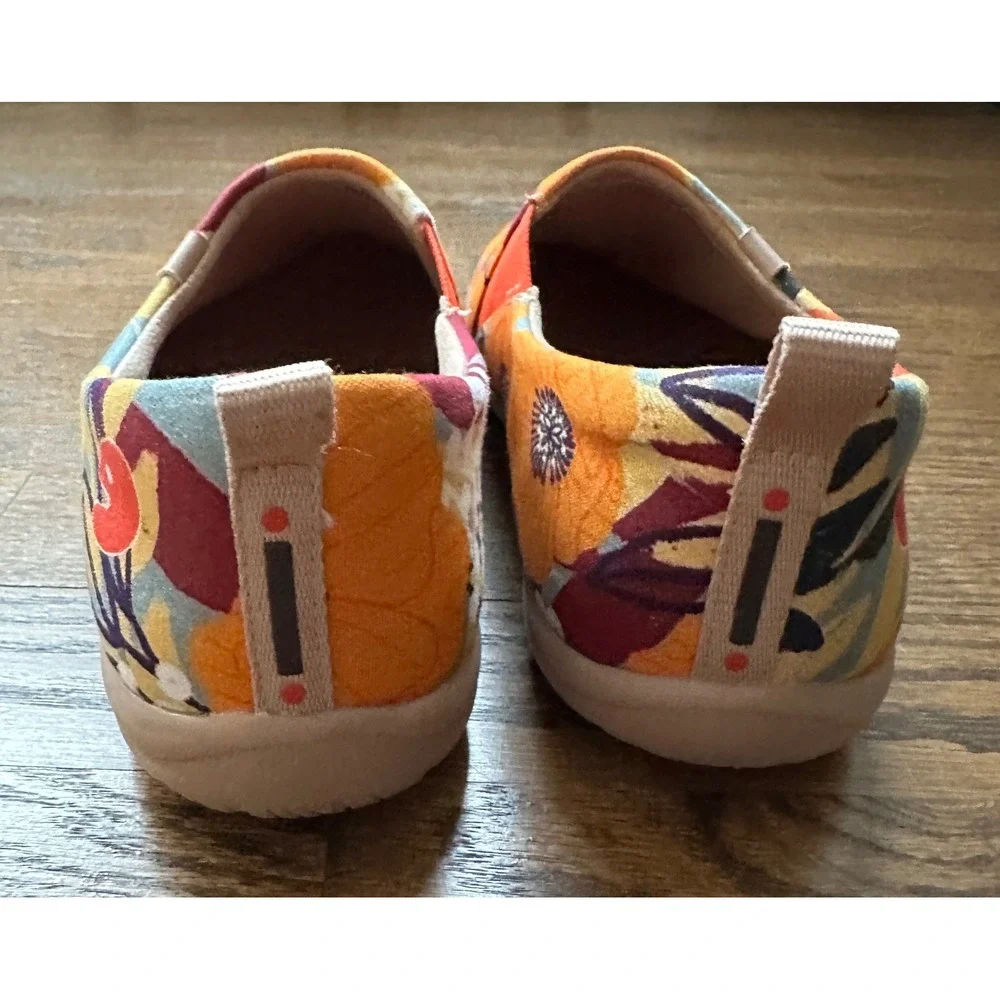 UIN Toledo Marigolds Women's Size 8 Slip on Orange Art Travel Comfort Loafers